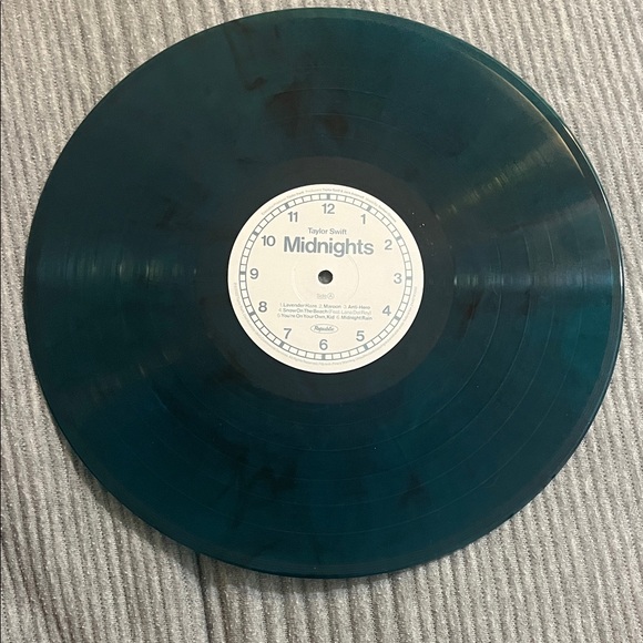 Taylor Swift midnights vinyl (moonstone) - Picture 5 of 6